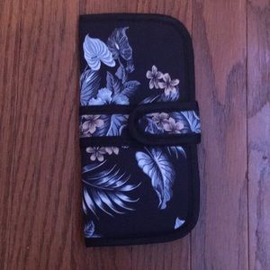 Makeup brush organizer